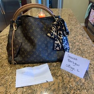 Authentic Louis Vuitton Artsy MM